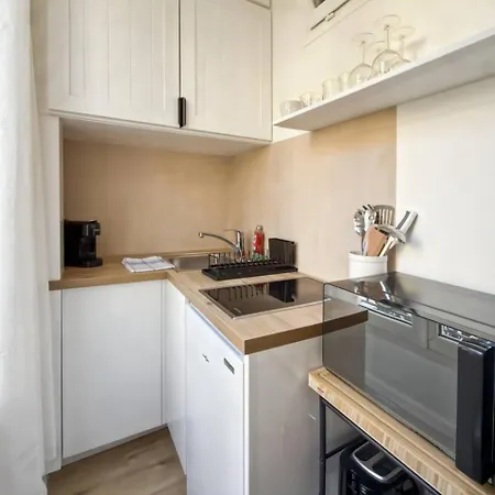 Apartment Chic Et Renove Pres Du Canal Saint Martin Paris